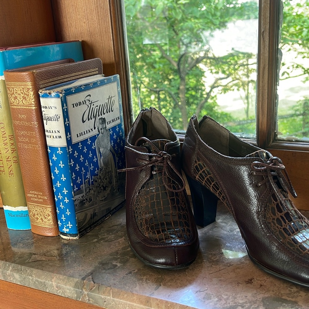 Aerosoles Ankle Boot Heels 7 1/2 Brown